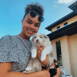 Meet your Posher, Desiree